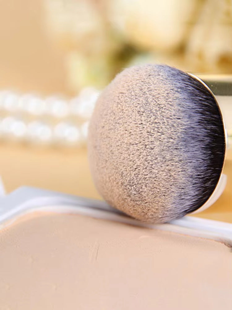 Multi-Use Makeup Brush – Perfect for Foundation, Blush, BB Cream & Powder