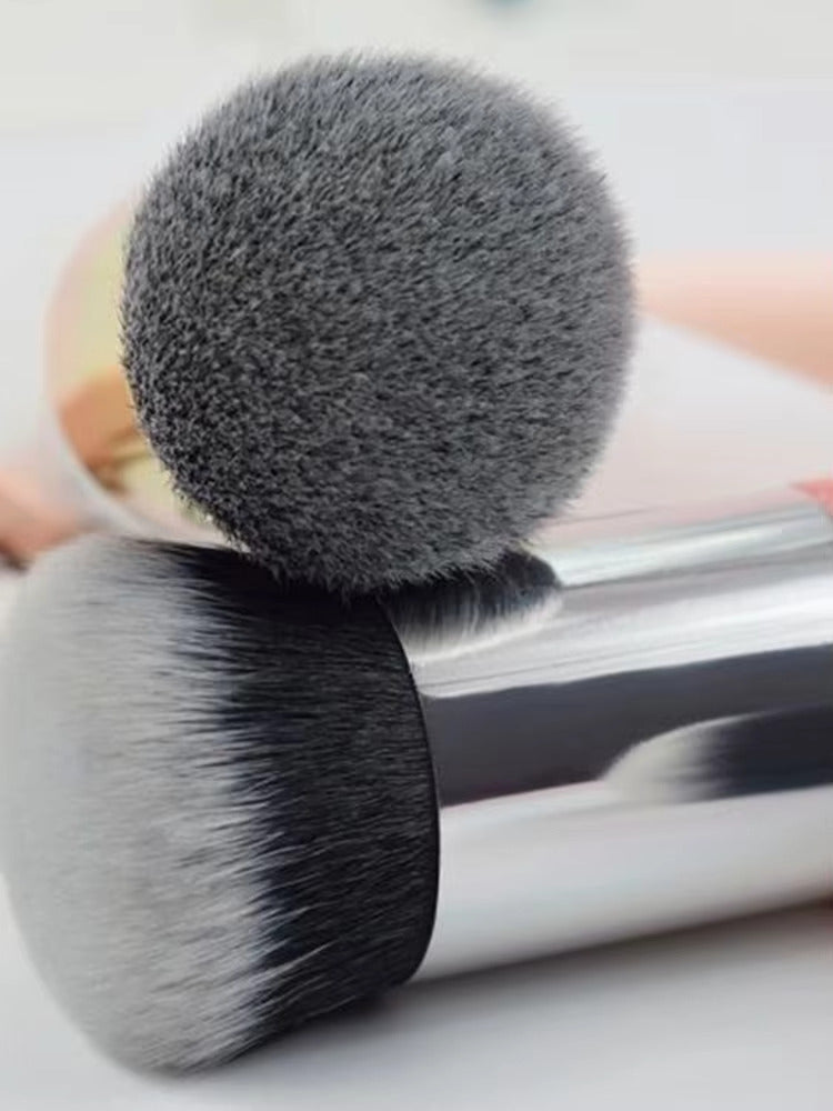 Multi-Use Makeup Brush – Perfect for Foundation, Blush, BB Cream & Powder